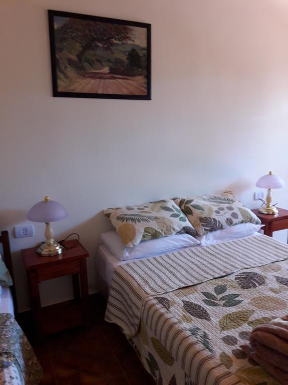 Apartamentos Centricos Puerto Iguazú Esterno foto